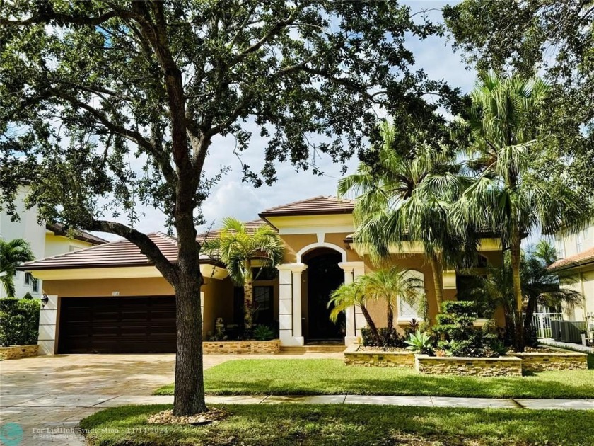 This exceptional better than a model home is a 5 bed & 3 bath - Beach Home for sale in Miramar, Florida on Beachhouse.com