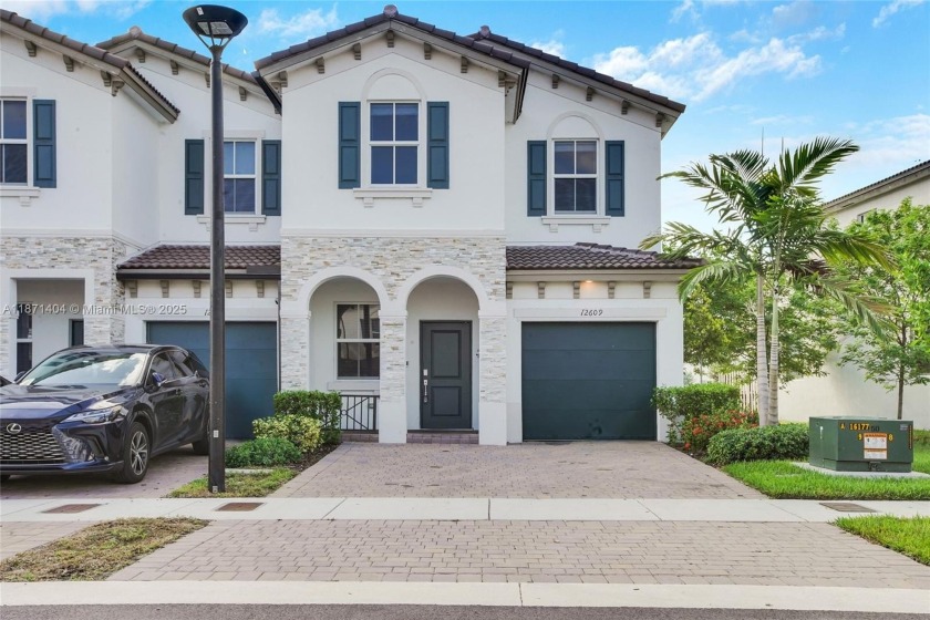 **Stunning Move-In Ready Townhouse on Corner Lot**
This - Beach Townhome/Townhouse for sale in Miami, Florida on Beachhouse.com