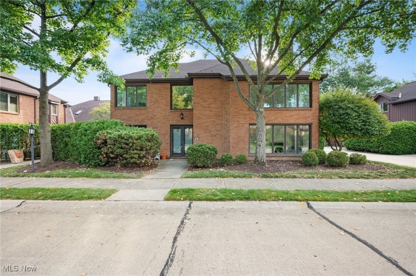 Welcome to this beautifully maintained townhouse nestled in the - Beach Condo for sale in Rocky River, Ohio on Beachhouse.com