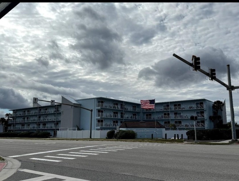 Beachside condo for sale in beautiful New Smyrna Beach FL. This - Beach Condo for sale in New Smyrna Beach, Florida on Beachhouse.com