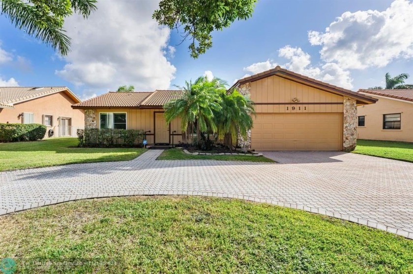 Original owner home coming to market; This is your opportunity - Beach Home for sale in Coral Springs, Florida on Beachhouse.com