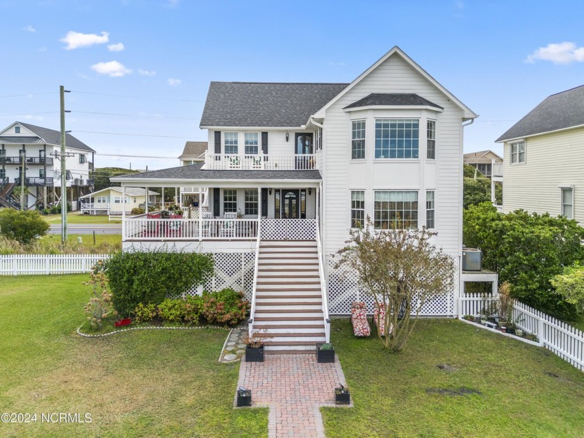 Wake up to spectacular views of the ICW from your very own home - Beach Home for sale in Surf City, North Carolina on Beachhouse.com