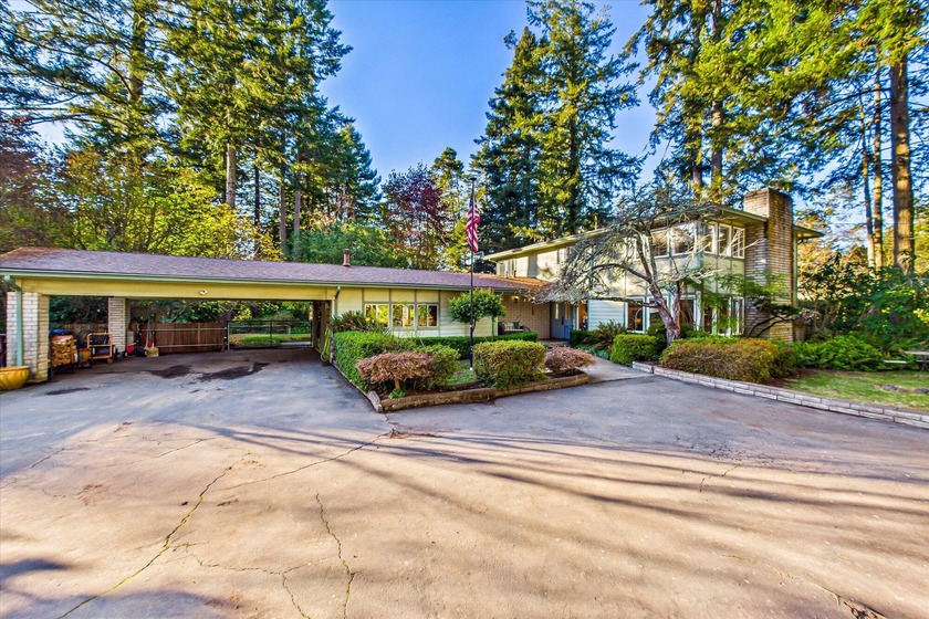 19 Pinecrest Drive is a rare opportunity to own a true - Beach Home for sale in Fortuna, California on Beachhouse.com