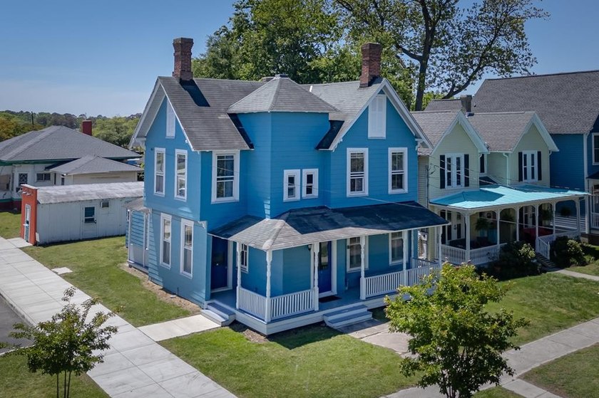 Exceptional opportunity in the heart of historic Cape Charles! - Beach Home for sale in Cape Charles, Virginia on Beachhouse.com
