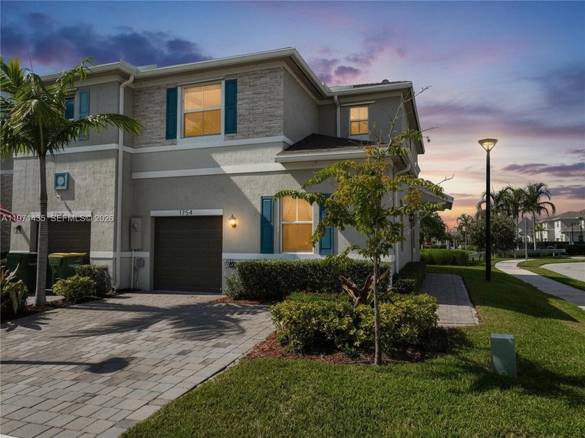 Beautiful corner townhouse in the highly desirable Marbella - Beach Townhome/Townhouse for sale in Homestead, Florida on Beachhouse.com