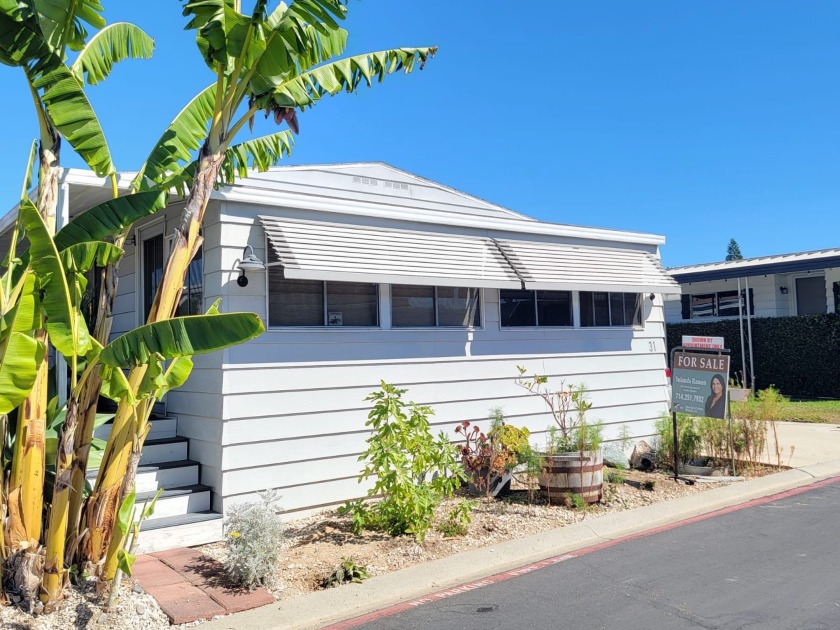Beautifully maintained 2-bedroom, 2-bath home located in Villa - Beach Home for sale in Huntington Beach, California on Beachhouse.com