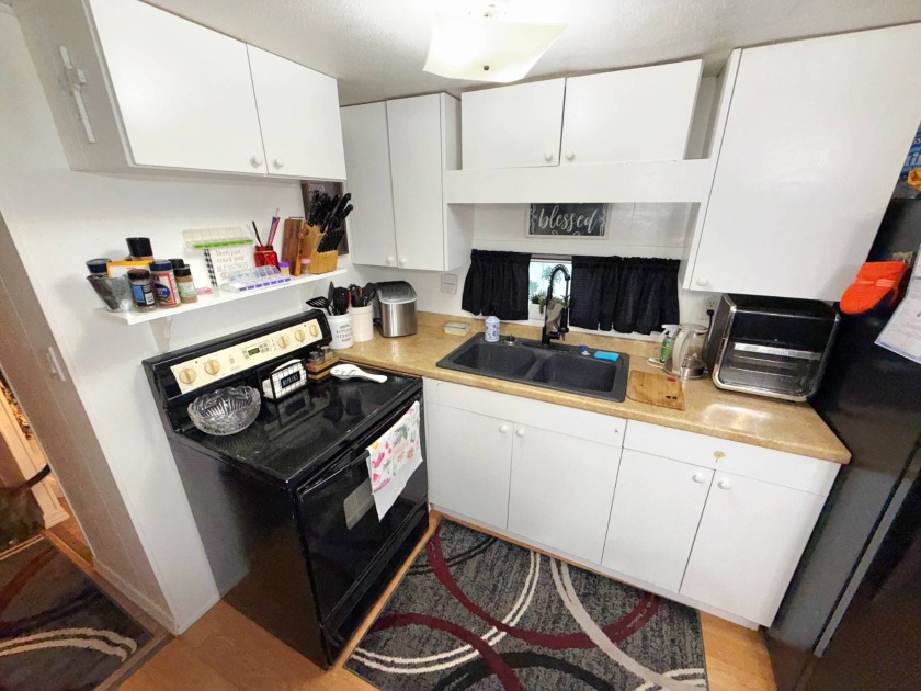 WOW. Only $565./mo lot rent.  OWNER SAYS MAKE AN - Beach Home for sale in St. Petersburg, Florida on Beachhouse.com