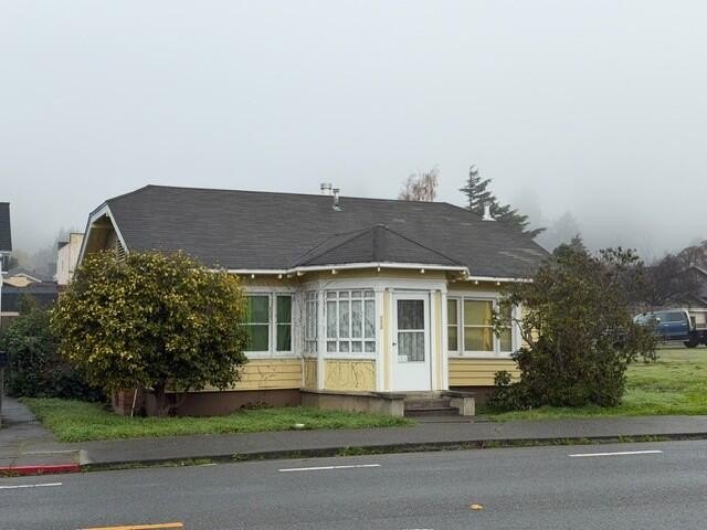 Central location on Main Street Fortuna, with various - Beach Home for sale in Fortuna, California on Beachhouse.com