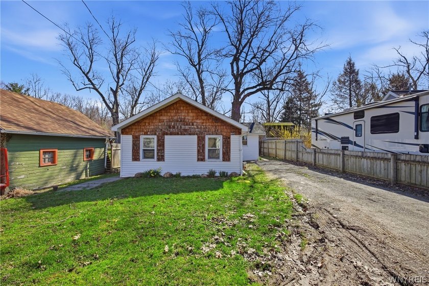 8597 Florence Ave is the perfect opportunity whether you are - Beach Home for sale in Angola, New York on Beachhouse.com