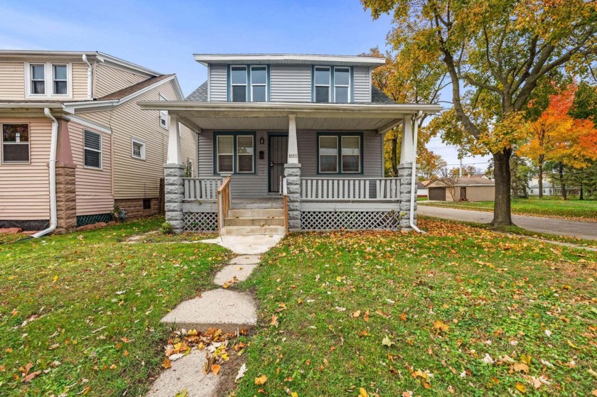 Updated 2/1, 1/1 duplex that provides great cash flow and return - Beach Home for sale in Milwaukee, Wisconsin on Beachhouse.com