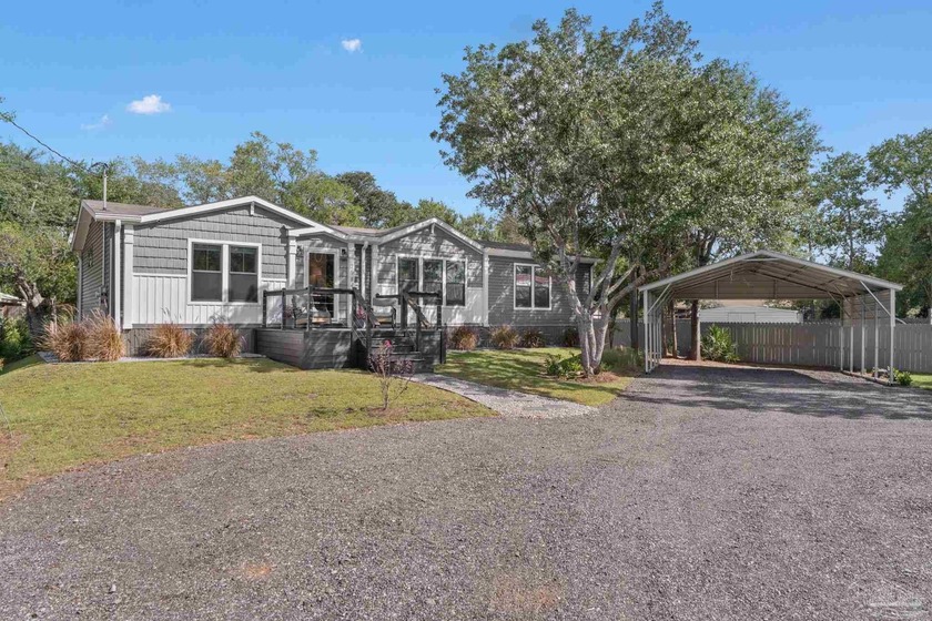Are you ready to start your Lakefront Lifestyle?  This - Beach Home for sale in Milton, Florida on Beachhouse.com