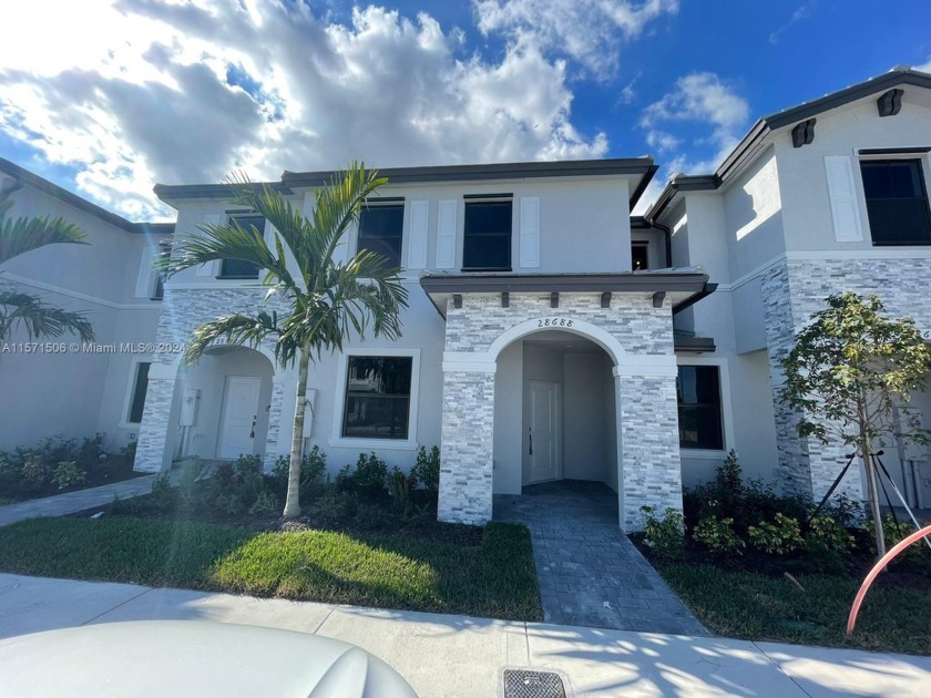 Beautifull brand new and spacious Villa with 3 bed + 2.5 bath - Beach Townhome/Townhouse for sale in Homestead, Florida on Beachhouse.com