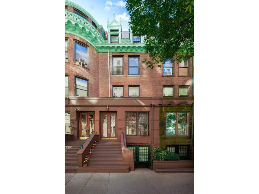 264 West 73rd Street - Beach Home for sale in New York, New York on Beachhouse.com