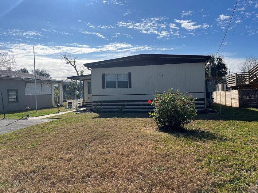 This 2-bedroom, 2-bathroom mobile home presents a rare - Beach Home for sale in Hudson, Florida on Beachhouse.com