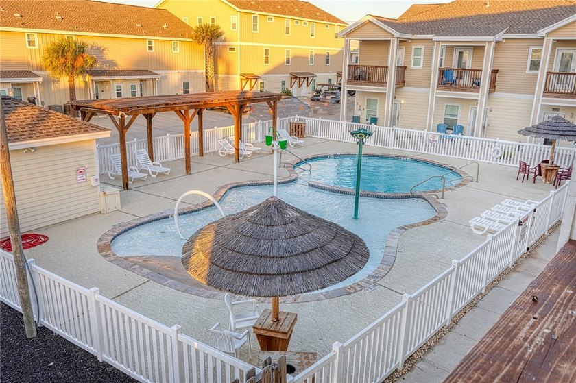 Popular Village by the Beach end-unit townhome offering - Beach Townhome/Townhouse for sale in Corpus Christi, Texas on Beachhouse.com