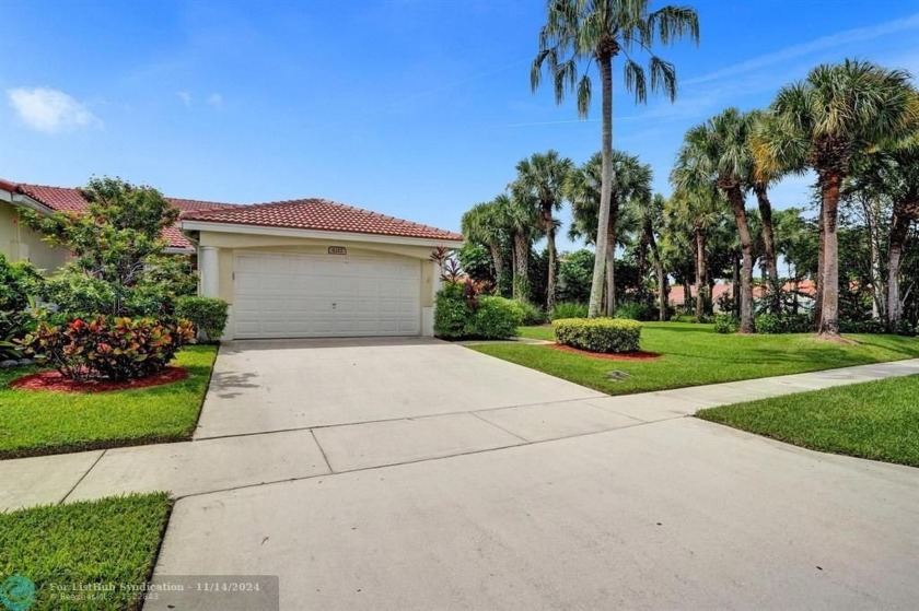 BEAUTIFULLY APPOINTED WATERFRONT VILLA IN FLORAL LAKES 2 - Beach Condo for sale in Delray Beach, Florida on Beachhouse.com