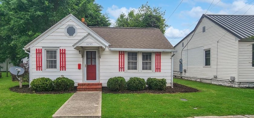 Located in the heart of Chincoteague Island, this charming - Beach Home for sale in Chincoteague Island, Virginia on Beachhouse.com