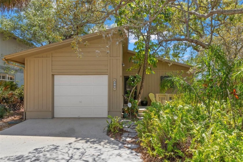 Under contract-accepting backup offers. Welcome to your cozy - Beach Home for sale in Crystal Beach, Florida on Beachhouse.com
