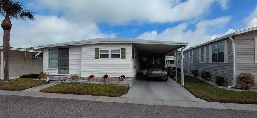 Spacious and nicely updated 2-bedroom mobile home in - Beach Home for sale in Largo, Florida on Beachhouse.com