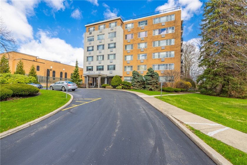 Location, location, location! Rarely available balcony unit - Beach Condo for sale in Rochester, New York on Beachhouse.com