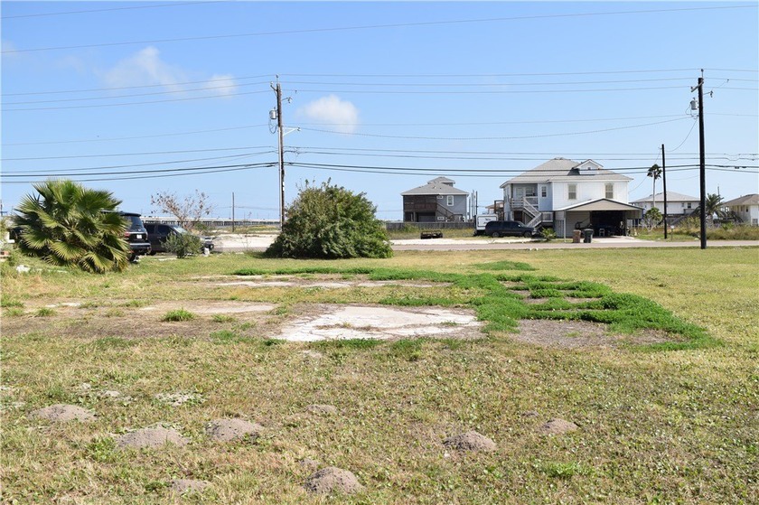 Lots of building options for this property! Located close to - Beach Lot for sale in Corpus Christi, Texas on Beachhouse.com