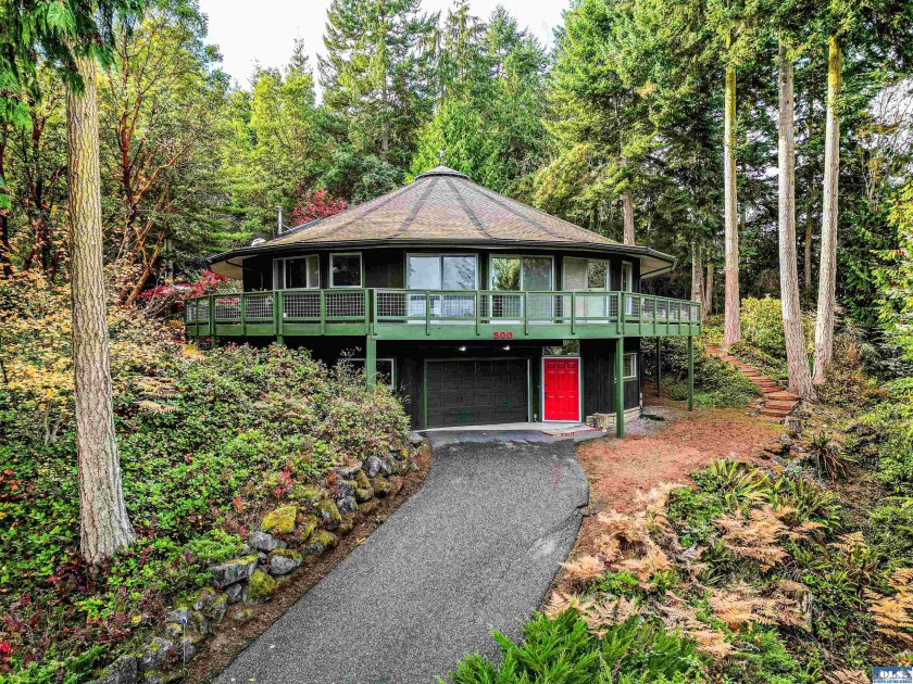 Contemporary smoothed-edge geodesic home sits on a quiet - Beach Home for sale in Sequim, Washington on Beachhouse.com