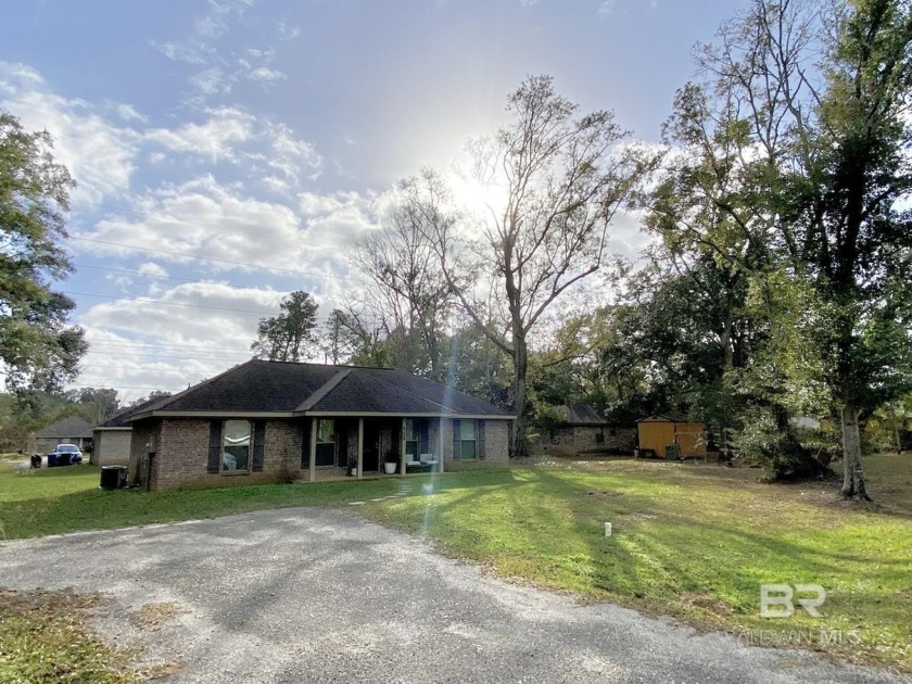 Beautiful 3/2 in Foley for under $250,000!! This well maintained - Beach Home for sale in Foley, Alabama on Beachhouse.com