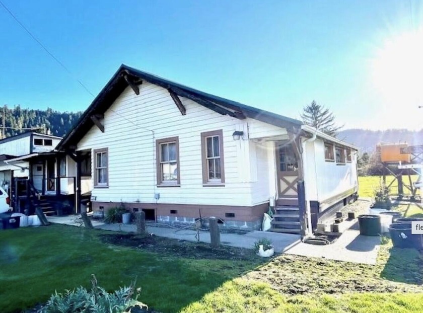 ATTENTION TREASURE HUNTERS! You have found it! This commercially - Beach Home for sale in Orick, California on Beachhouse.com