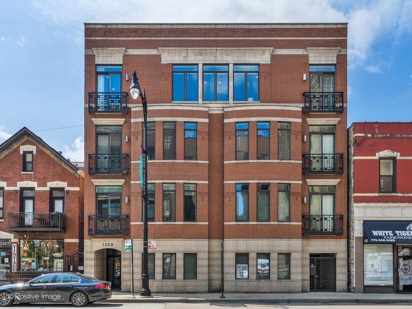1359 W Fullerton Avenue unit: Ph - Beach Condo for sale in Chicago, Illinois on Beachhouse.com