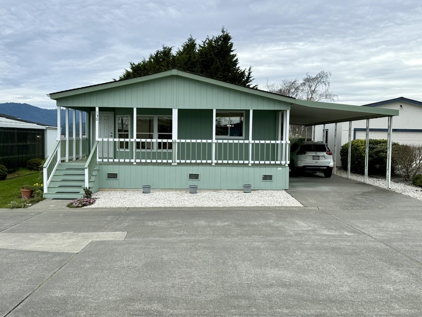 Welcome to this beautifully maintained 2 bedroom, 2 bathroom - Beach Home for sale in Fortuna, California on Beachhouse.com