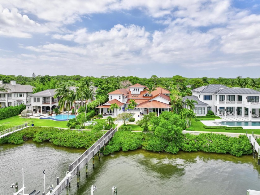 Exclusive waterfront living. Live like a pro in this luxurious - Beach Home for sale in Jupiter, Florida on Beachhouse.com