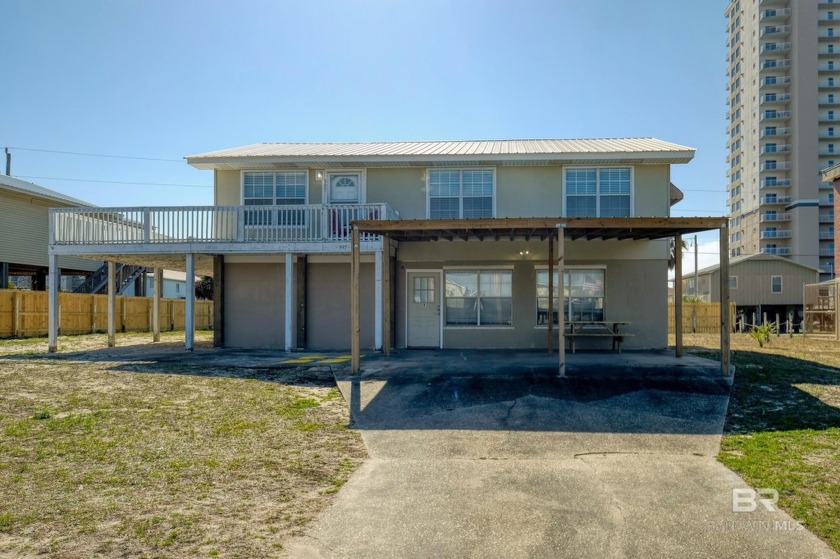 Amazing opportunity -  duplex property on a huge 100' x 100' lot - Beach Home for sale in Gulf Shores, Alabama on Beachhouse.com