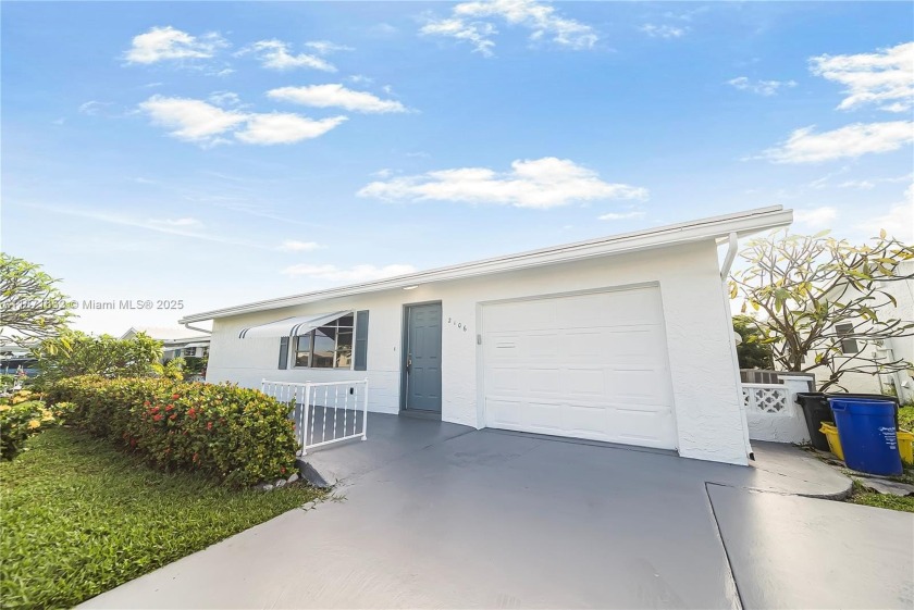 Stunning 3 bedroom 2 bathroom all new modern renovation with - Beach Home for sale in Boynton Beach, Florida on Beachhouse.com