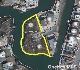 Build your dream home on a huge waterfront lot with a 90 ' - Beach Lot for sale in Bellmore, New York on Beachhouse.com