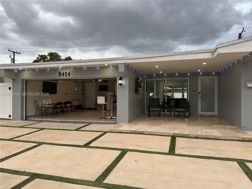 Beautiful 4 Bedroom / 2 Bathroom Fully Remodeled Home

 - Beach Home for sale in Miramar, Florida on Beachhouse.com