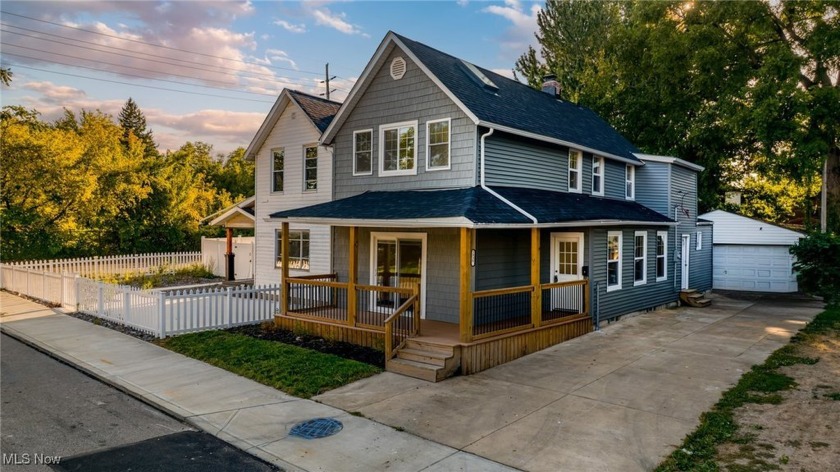 This sleek, modern urban home is ideally situated near trendy - Beach Home for sale in Cleveland, Ohio on Beachhouse.com