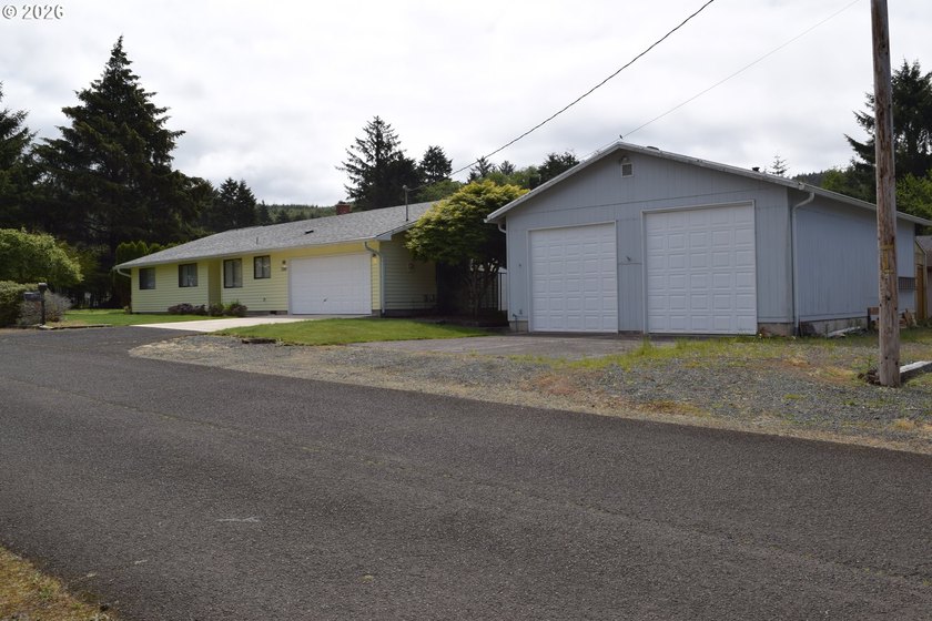 Low maintenance 0ne level home with Shop on three lots in quiet - Beach Home for sale in Rockaway Beach, Oregon on Beachhouse.com