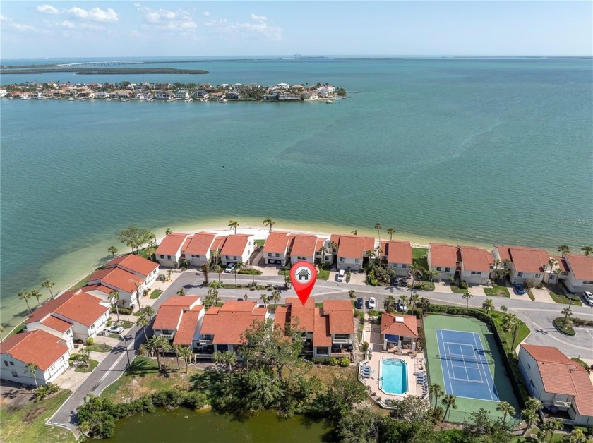 EXCEPTIONALLY RENOVATED CONTEMPORARY-COASTAL 3 BEDROOM, 2.5 BATH - Beach Townhome/Townhouse for sale in St. Petersburg, Florida on Beachhouse.com