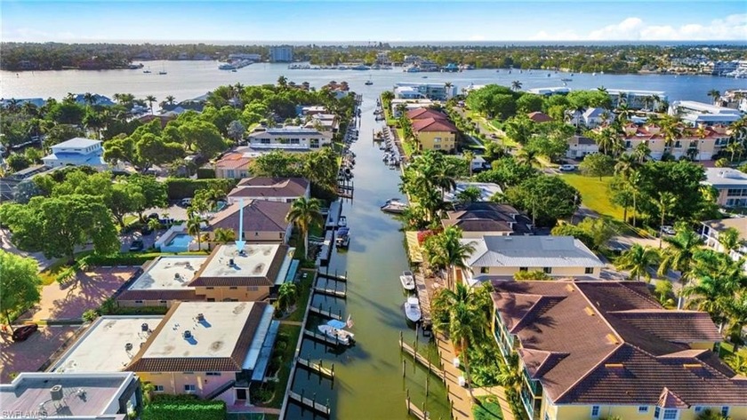 RENOVATED WATERFRONT CONDO - DIRECT GULF ACCESS - TURNKEY - Beach Condo for sale in Naples, Florida on Beachhouse.com
