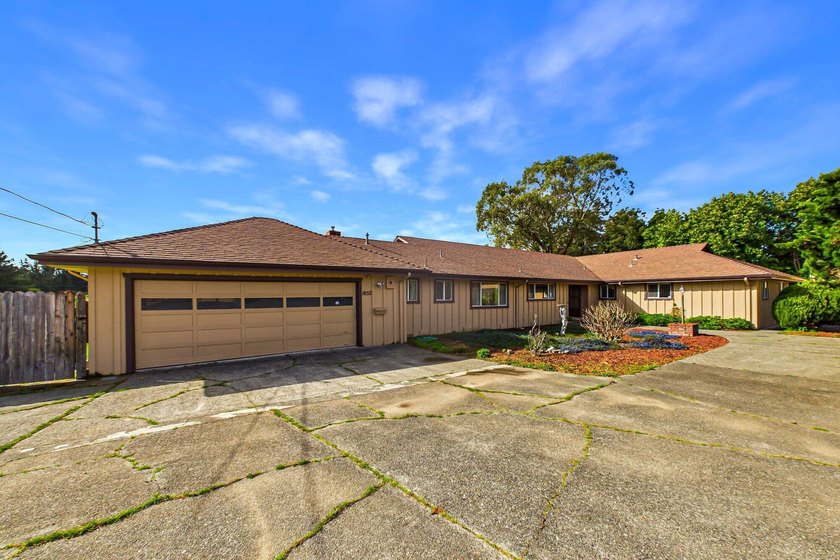 Spacious Custom Home with Timeless Craftsmanship. Welcome to - Beach Home for sale in Eureka, California on Beachhouse.com