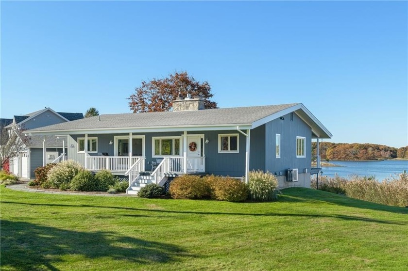 Extraordinary residence in Briggs Farm that has been completely - Beach Home for sale in Narragansett, Rhode Island on Beachhouse.com