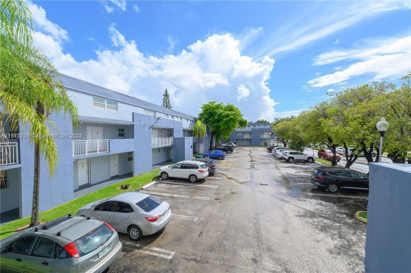 Relaxing Lake View,Assigned Parking, Beautiful 2/1.5, 2-story - Beach Condo for sale in Miami, Florida on Beachhouse.com