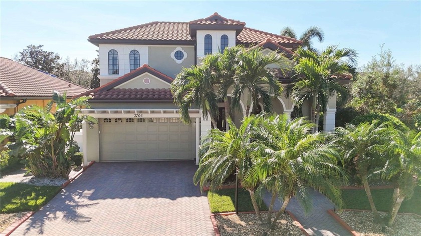 Elegant Florida Living in The Residences at University Groves - Beach Home for sale in Sarasota, Florida on Beachhouse.com