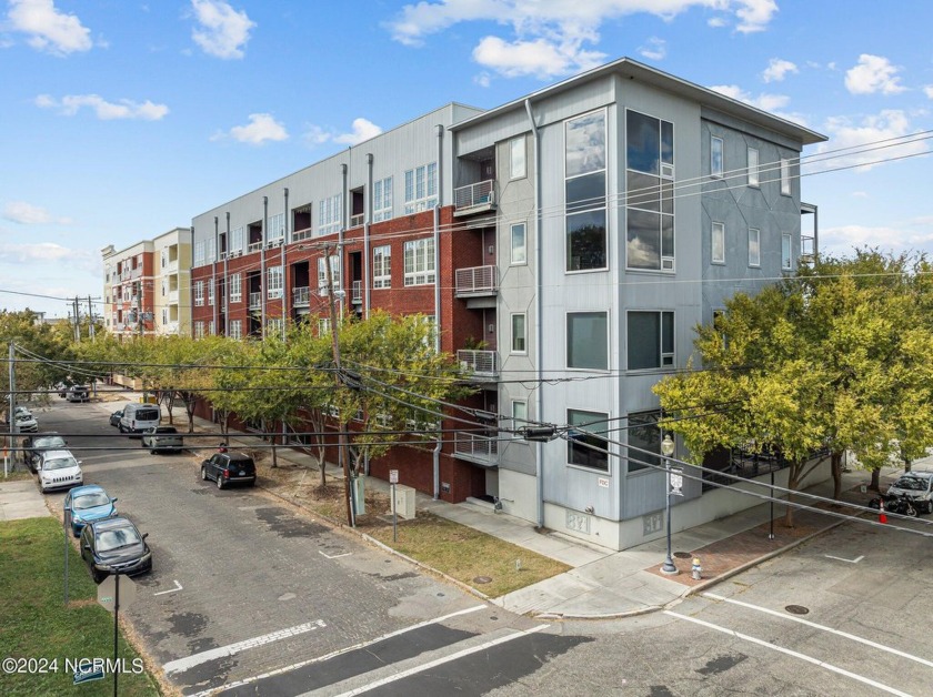 This rare, modern downtown flat offers stunning natural light - Beach Condo for sale in Wilmington, North Carolina on Beachhouse.com