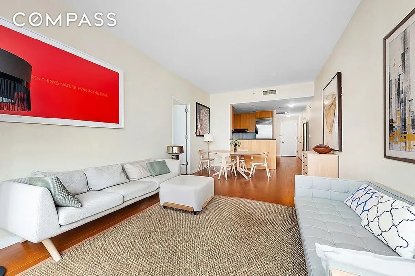 Presenting this high floor home just one floor below PH level - Beach Condo for sale in New York, New York on Beachhouse.com