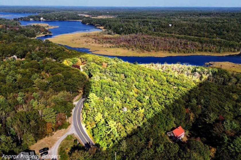 This charming 3-bedroom, 1-bathroom ranch in West Bath is set on - Beach Home for sale in West Bath, Maine on Beachhouse.com