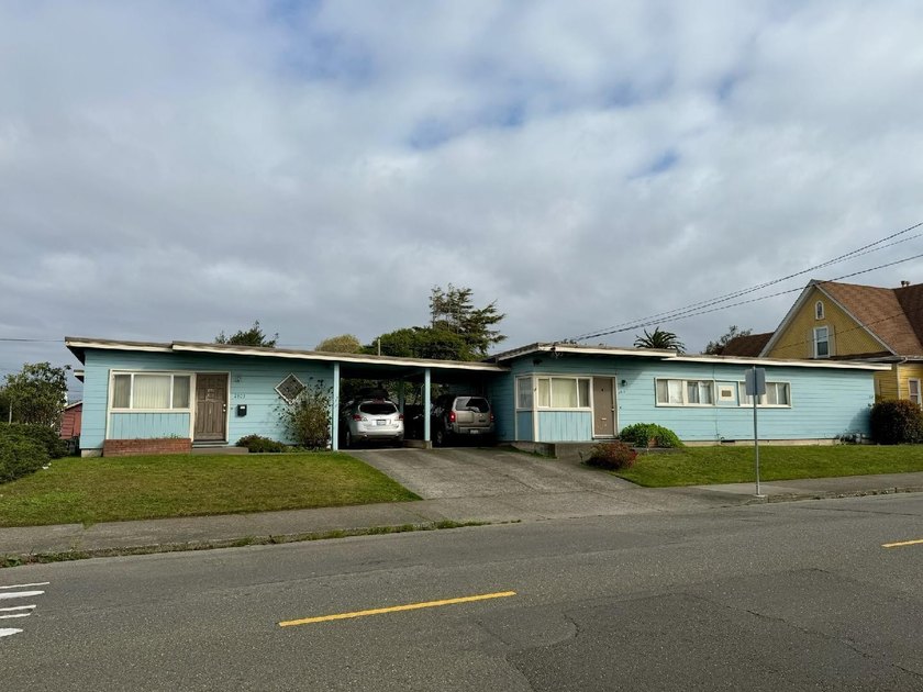 Eureka Four-Plex on an oversized 1/3 acre lot with alley access - Beach Lot for sale in Eureka, California on Beachhouse.com