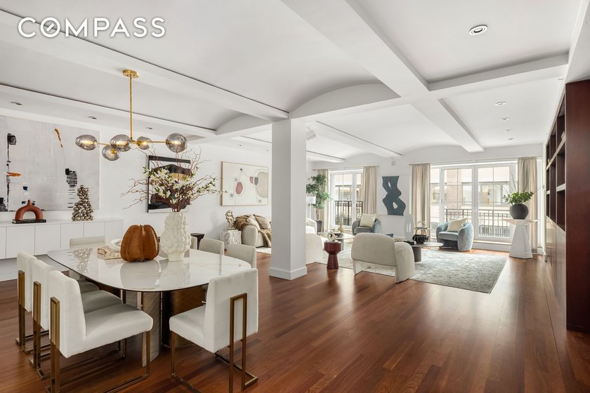 On one of Lincoln Center s most desirable park blocks, this - Beach Condo for sale in New York, New York on Beachhouse.com