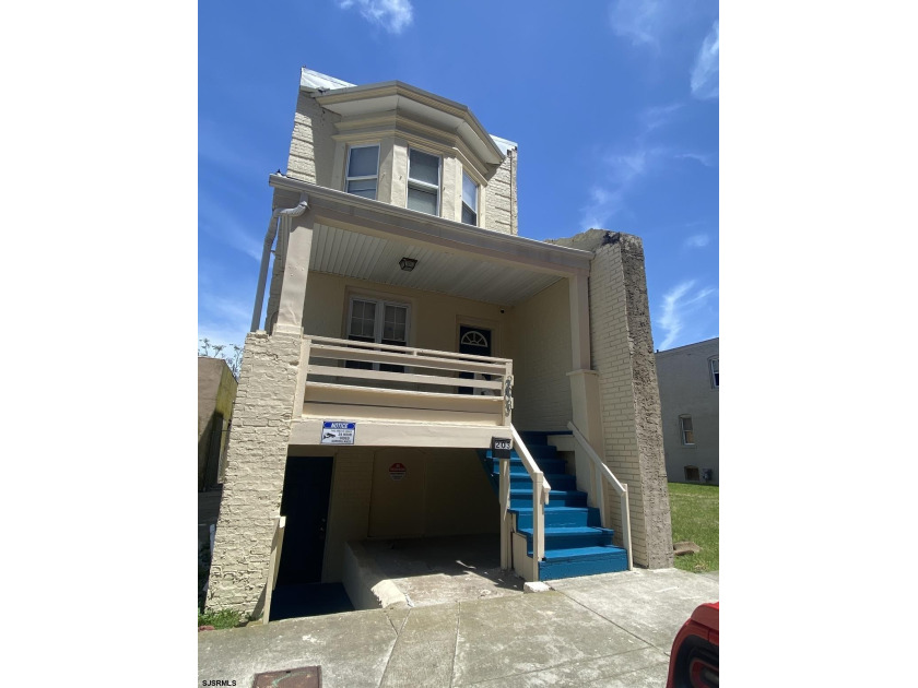 Investors and First Time Home Buyers look no further! This home - Beach Home for sale in Atlantic City, New Jersey on Beachhouse.com