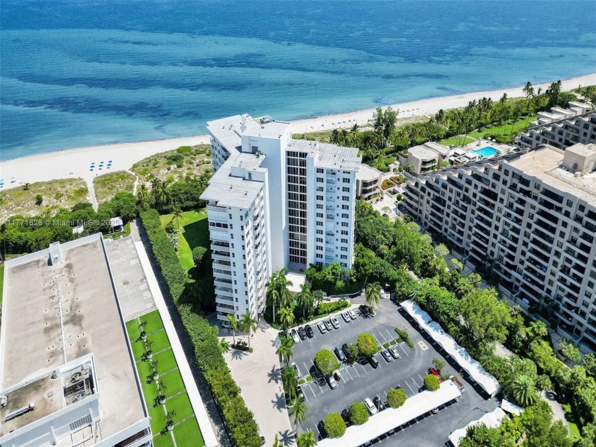 Nicely updated & totally renovated this spacious 1 bedroom + den - Beach Other for sale in Key Biscayne, Florida on Beachhouse.com